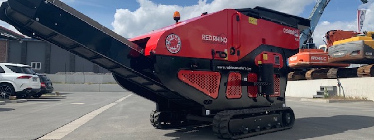 RedRhino 5000 + Backenbrecher RedRhino 5000 + Backenbrecher